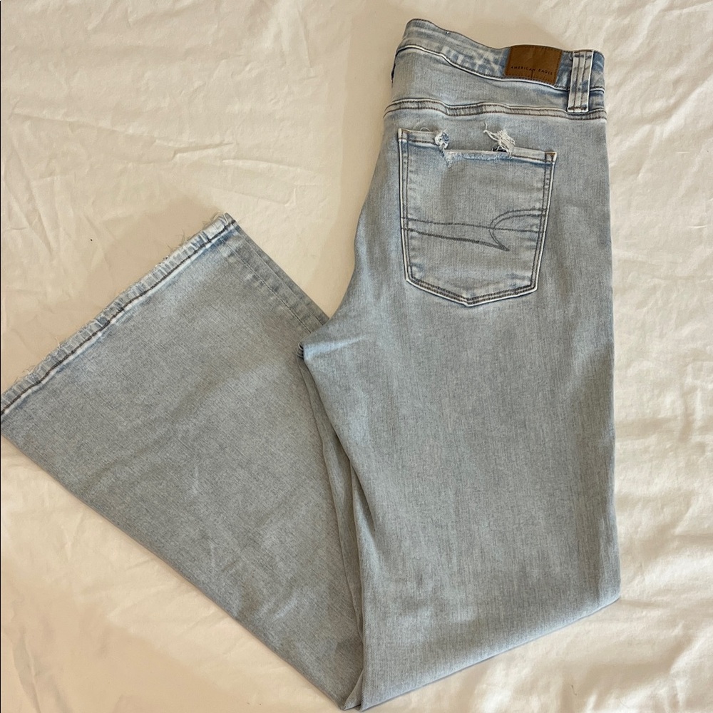 AE Light Wash Jeans - Picture 6 of 6